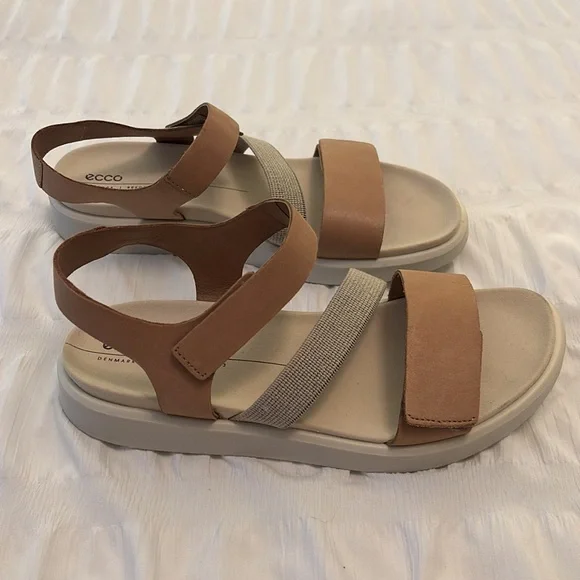 Ecco Flowt Tan and Cream Sandals- size EU 40 (US 9-9.5) - Picture 2 of 9